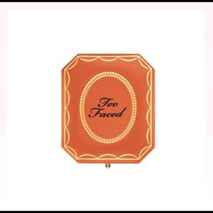 Two Faced Diamond Light Fire Bronzer w/brush